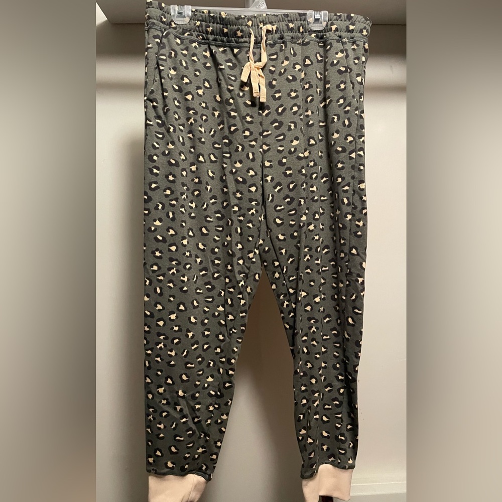 Lularoe Jax joggers animal print